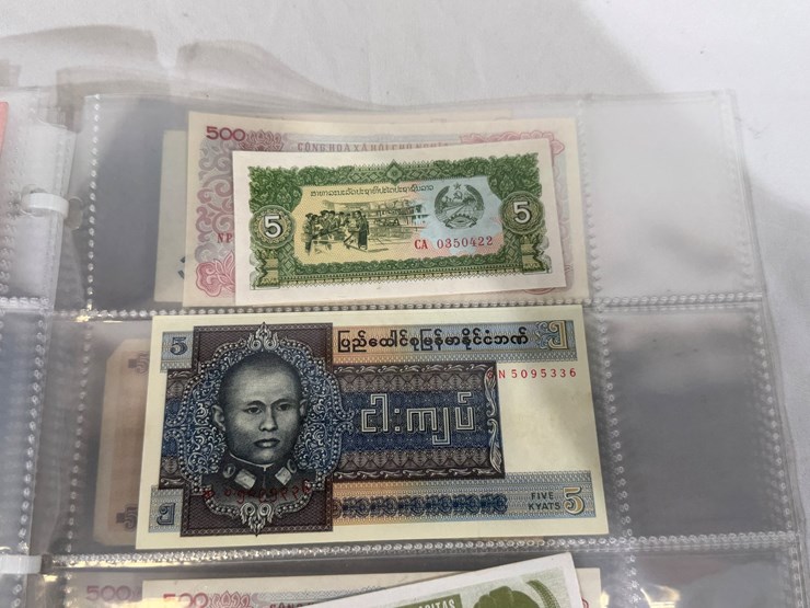 #40307-•-foreign-currency-bank-notes-image-158