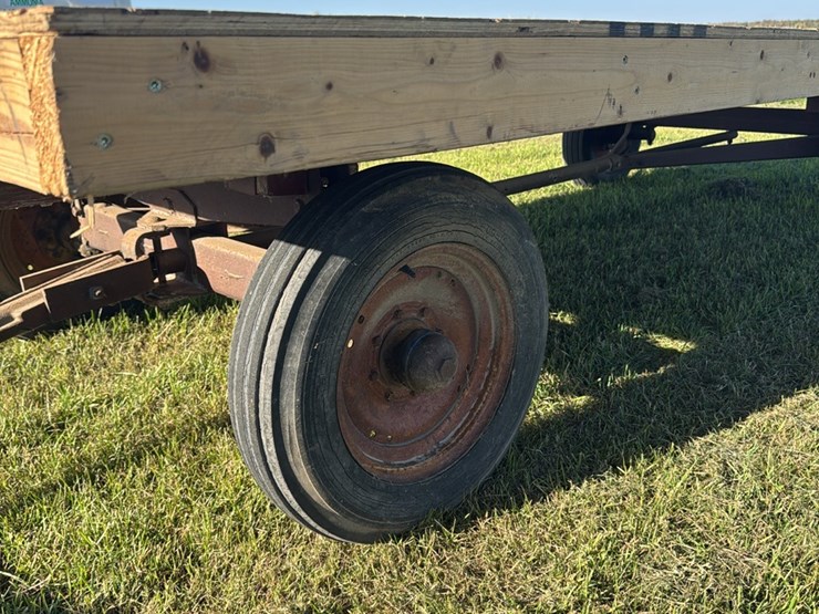 15-2.-hay-trailer-image-5