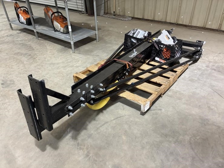 strongway-4,000lbs-gantry-crane-w/scale-image-1