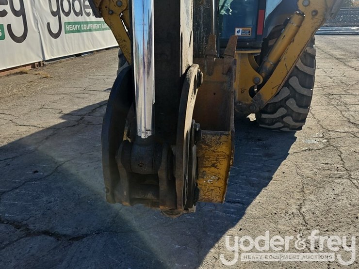 2018-deere-410l-image-30
