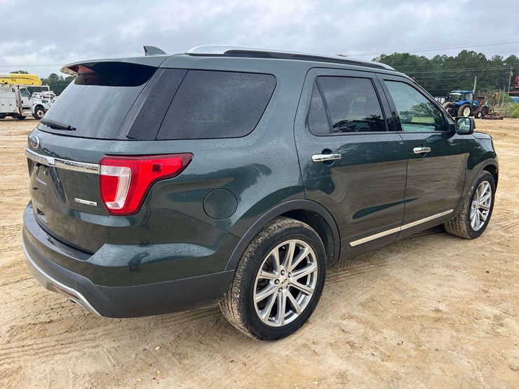 2016-ford-explorer-limited-image-3