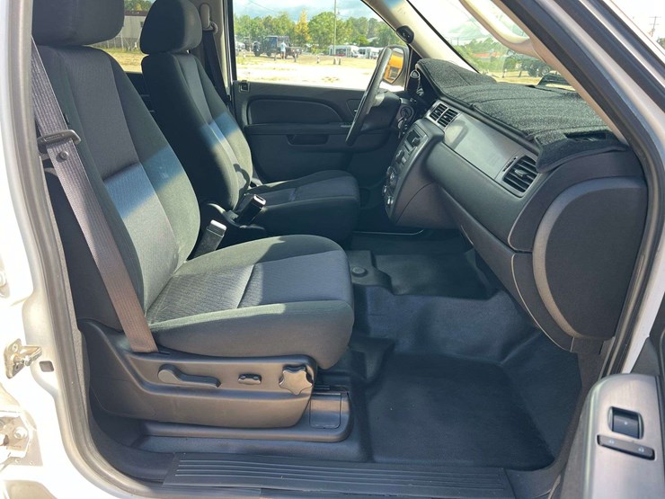 2012-chevrolet-tahoe-image-19