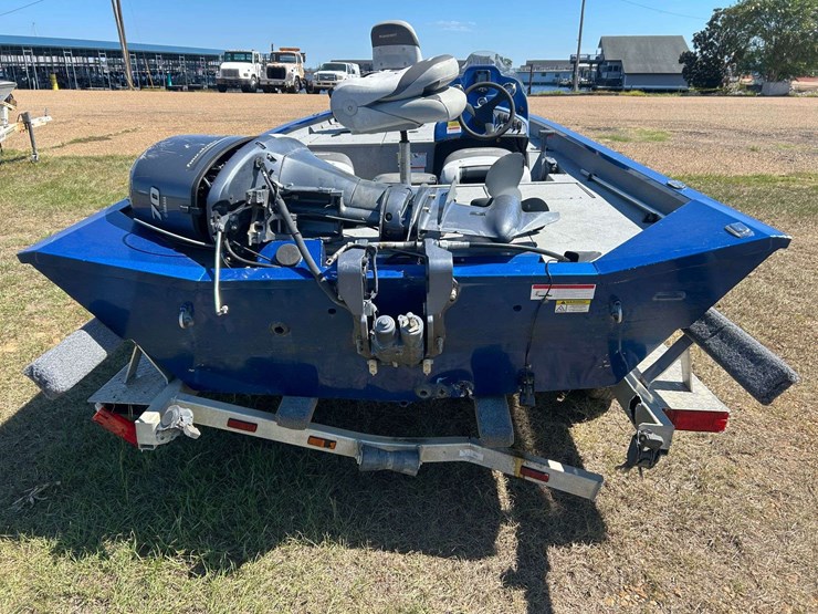 2015-aluma-craft-pro-175-aluminum-bass-boat-w/70-hp-yamaha-outboard-&-trailer-image-7