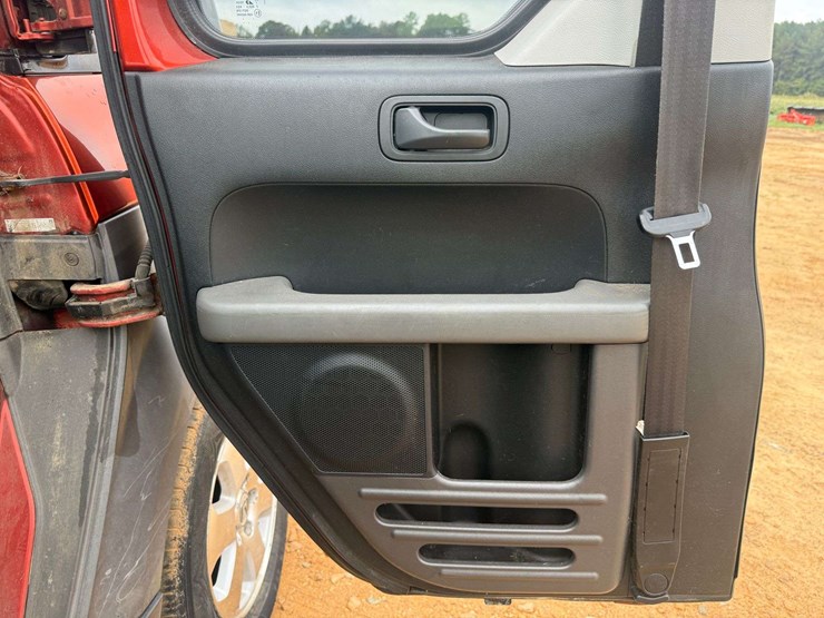 2005-honda-element-image-13