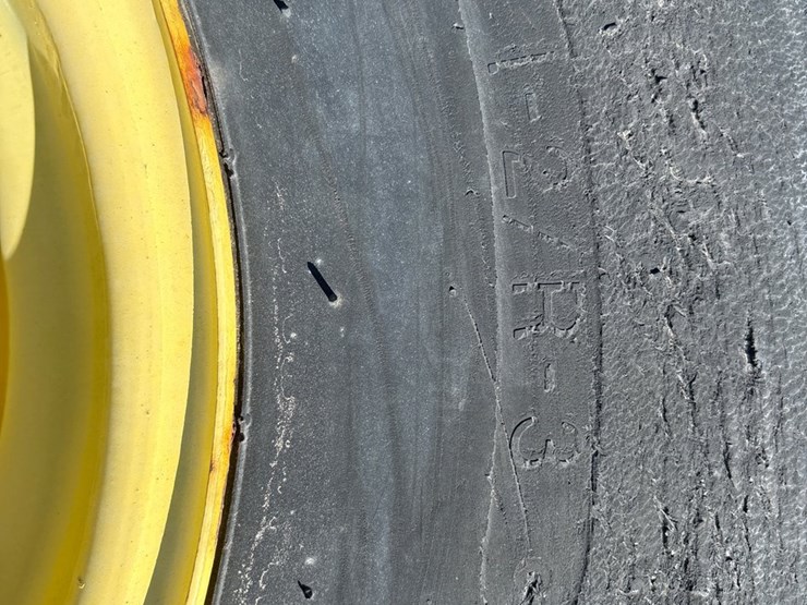 #1088-•-r3-turf-tires---*rear-only*---tires-and-rims-image-6