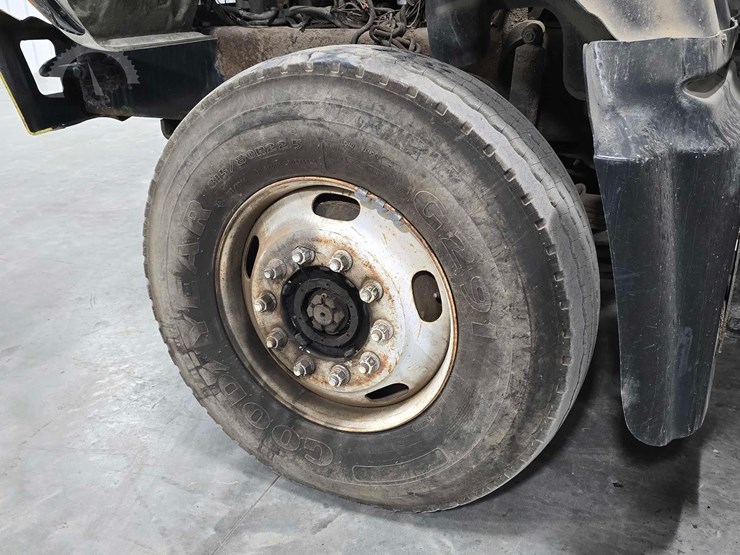 2005-mack-granite-cv713-image-23