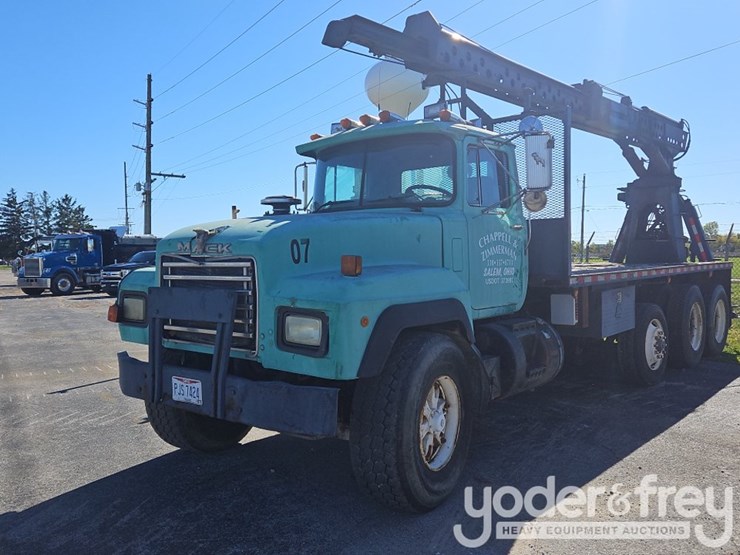 1996-mack-rb688s-image-2