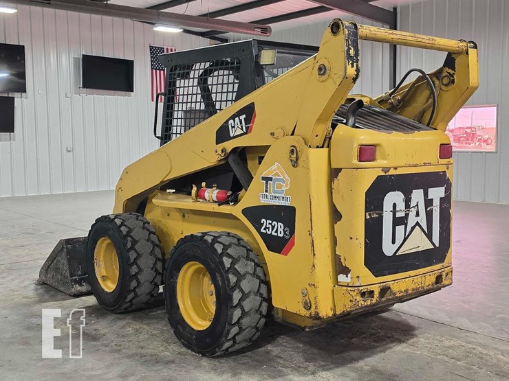2012-caterpillar-252b3-image-4