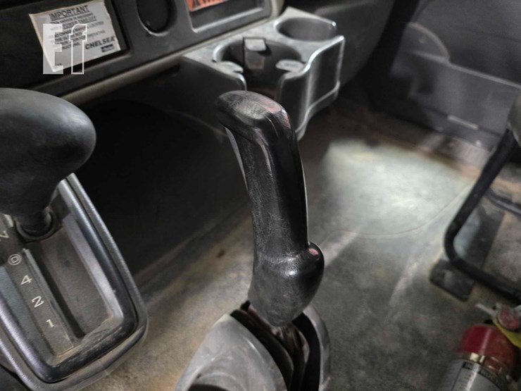 2018-international-durastar-4300-image-16