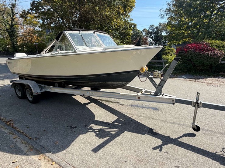 bertram-20-moppie-powerboat-w/trailer-"island-girl"-image-2