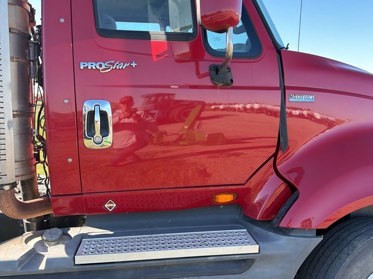 2012-international-prostar-image-21