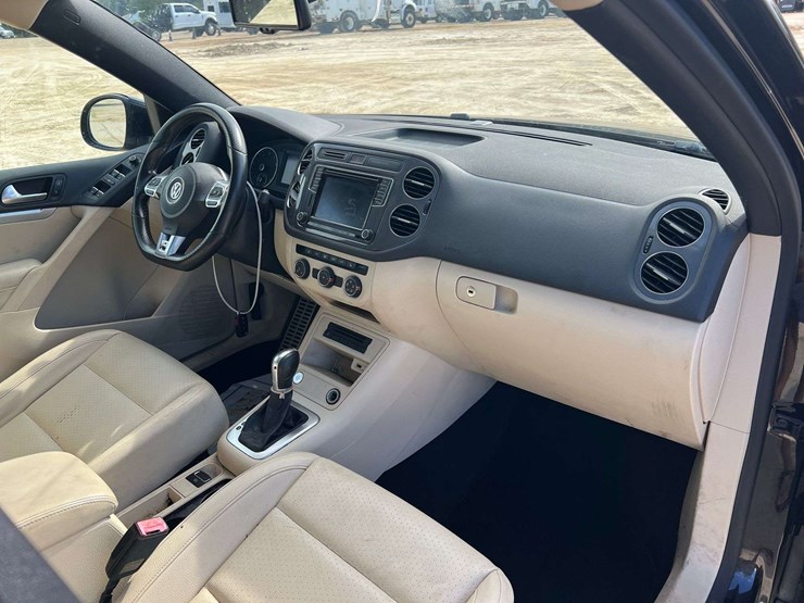 2016-volkswagen-tiguan-image-18