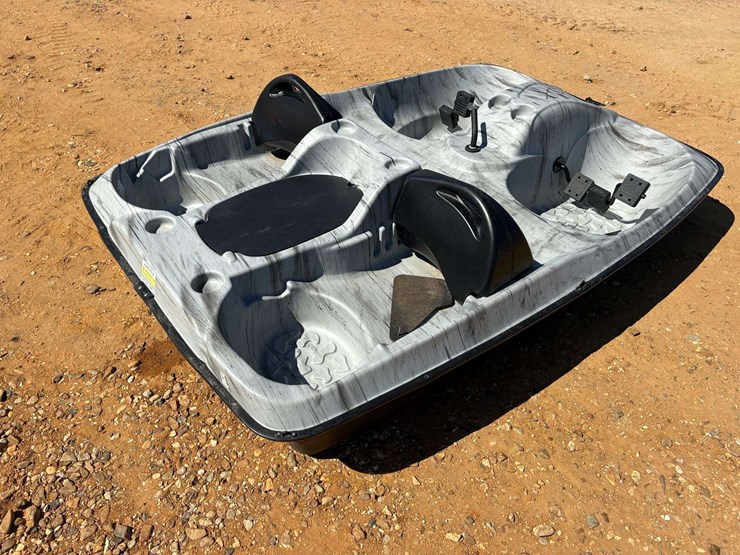 5'x8'-paddleboat-image-4