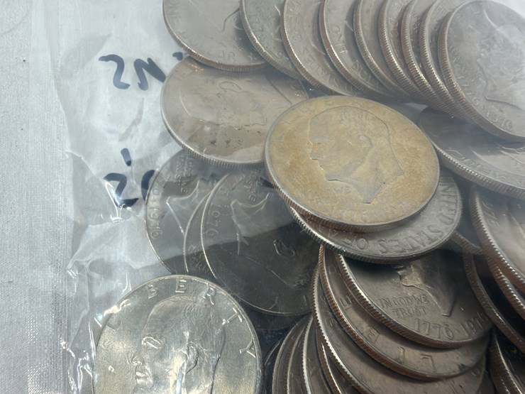 #40148-•-(50)-1970s-bicentennial-dollar-coins-image-16