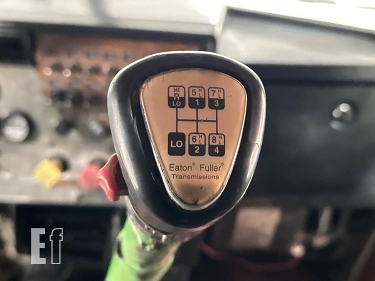 1994-peterbilt-378-image-21