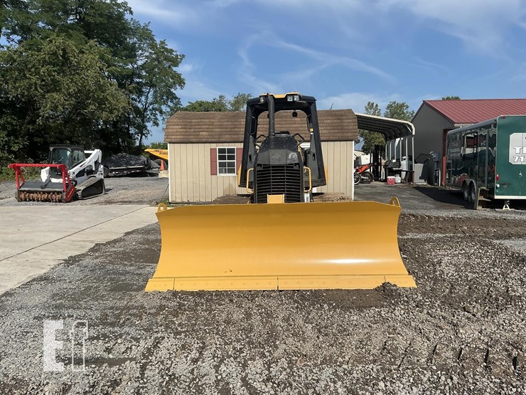 2023-caterpillar-d3-lgp-image-7