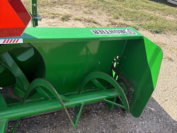 frontier-model-sb1174-like-absolutely-brand-new-3-point-snow-blower,-hydraulic-chute,-john-deere-jiffy-hitch,-none-nicer,-check-photos-image-29