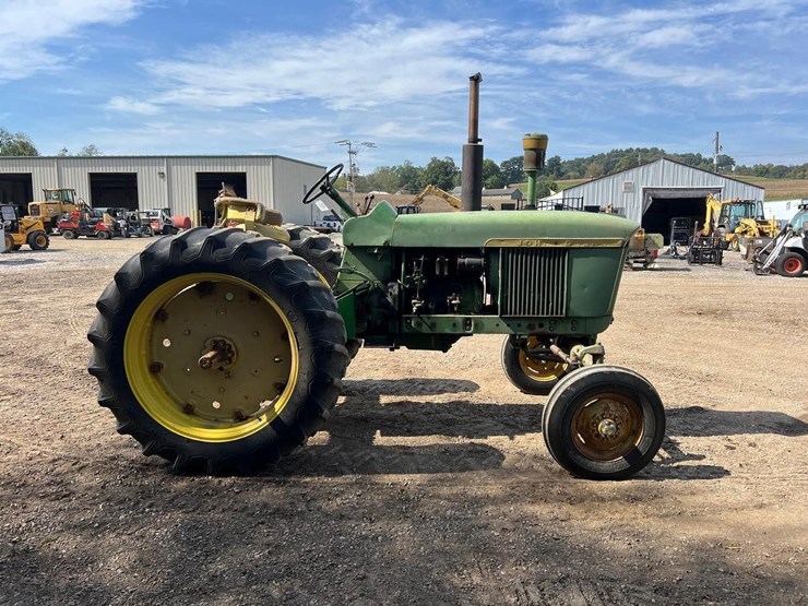 john-deere-3010-image-10