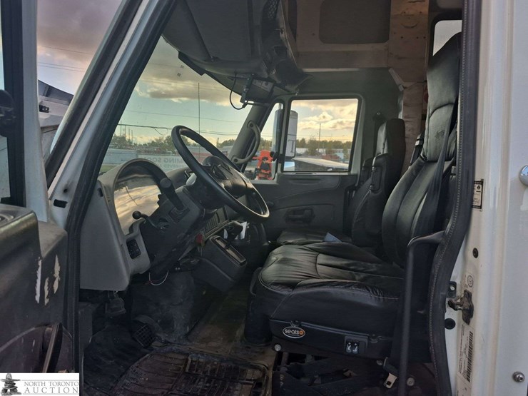 2009-international-durastar-4300-image-10
