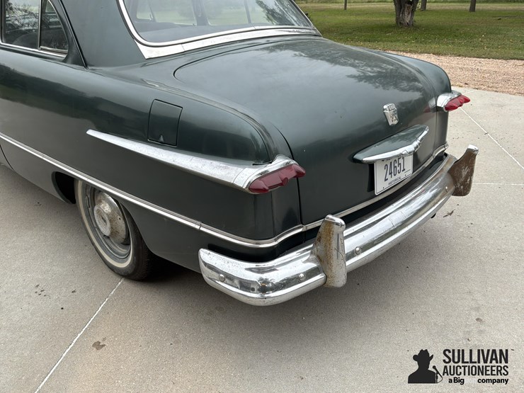 1951-ford-custom-tudor-2-door-sedan-image-18