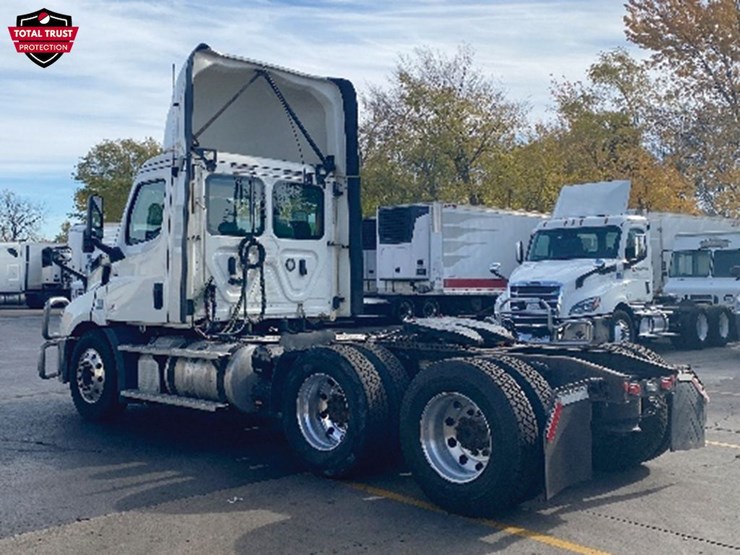 2020-freightliner-cascadia-116-image-2