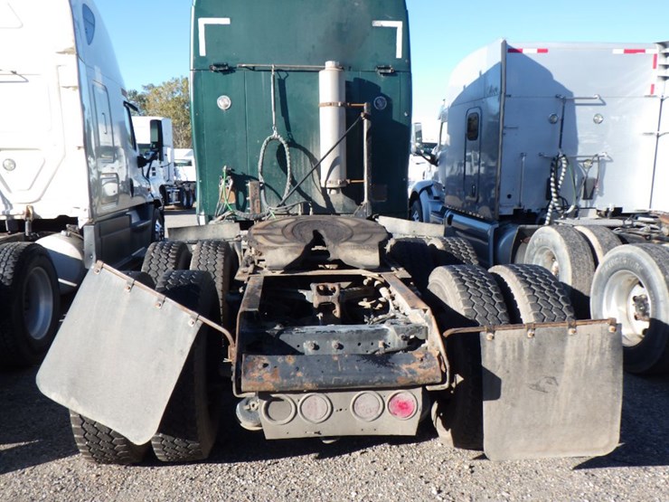 2005-kenworth-t2000-image-14