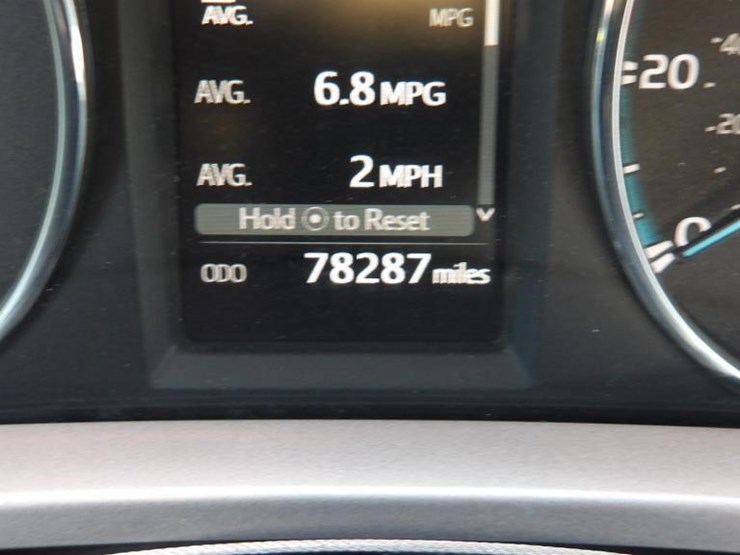 2016-toyota-rav4-xle-image-16