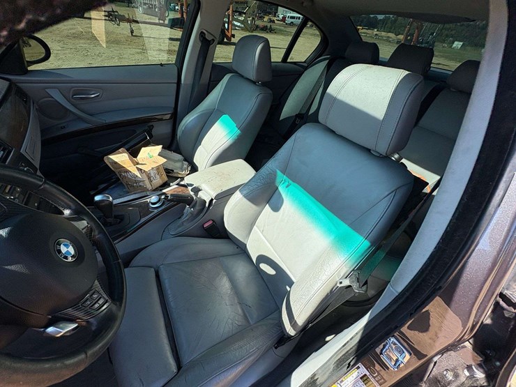 2007-bmw-335i-4-door-sedan-image-11