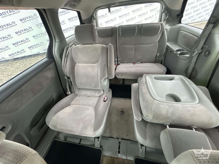 2007-toyota-sienna-image-21