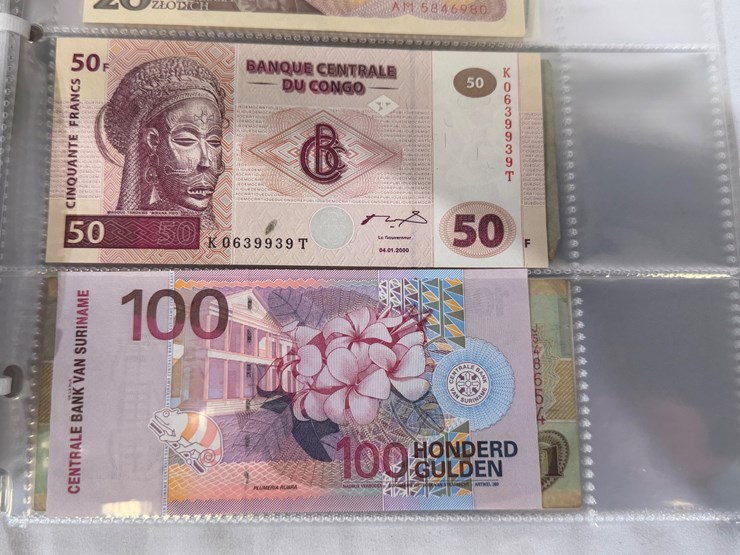 #40307-•-foreign-currency-bank-notes-image-147
