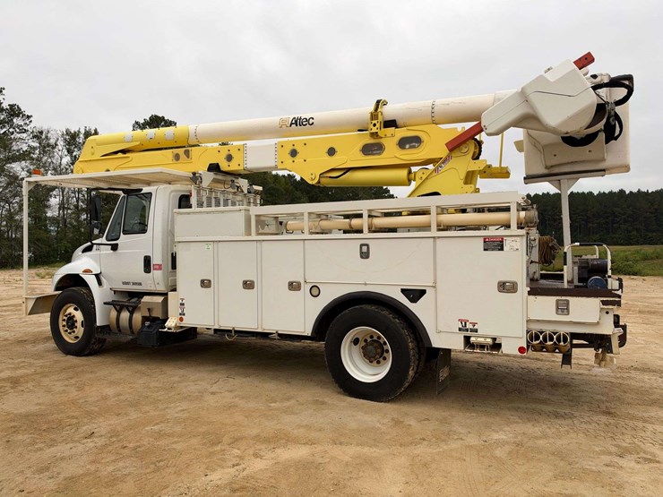 2017-international-durastar-4400-image-2