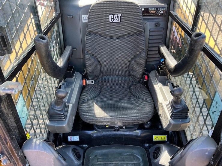 2019-caterpillar-259d3-image-19