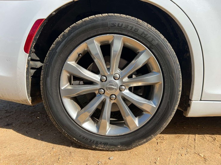 2020-chrysler-300-awd-3.6l-v6-sedan-(166,122-miles)-image-34