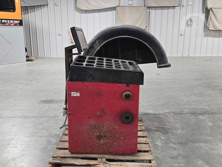 ford-rotunda-dsp9002-wheel-balancing-machine-image-6