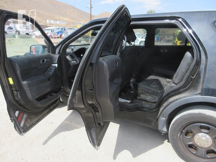 2015-ford-explorer-image-14