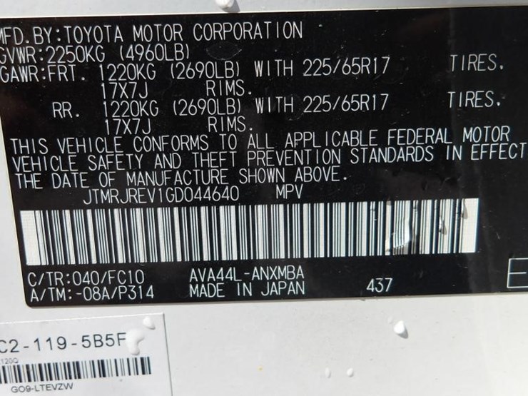2016-toyota-rav4-xle-image-20