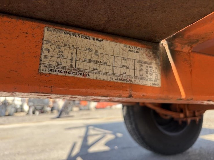 2011-myers-&-sons-gb4001-arrowboard-trailer-image-12