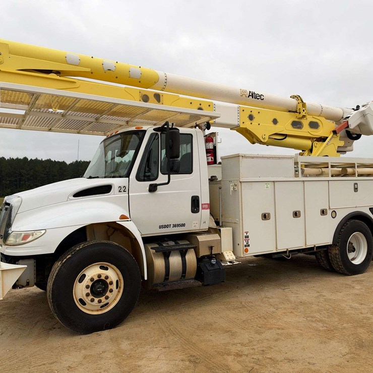 2017 INTERNATIONAL DURASTAR 4400