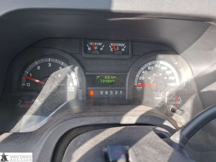 2013-ford-cargo-image-11