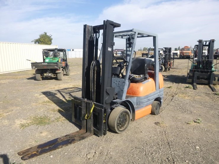 toyota-6fgcu30-forklift-image-2