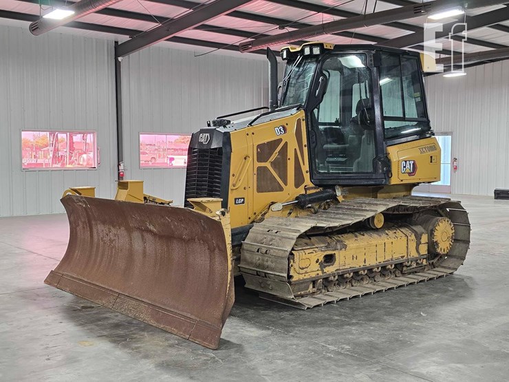 2021-caterpillar-d3-lgp-image-1