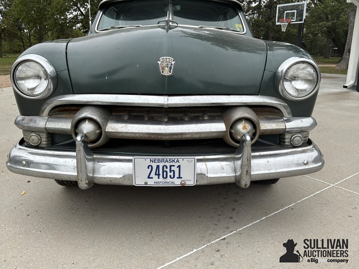 1951-ford-custom-tudor-2-door-sedan-image-9