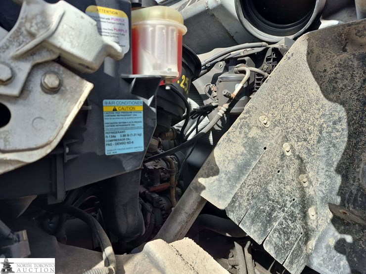 2019-freightliner-108sd-image-17