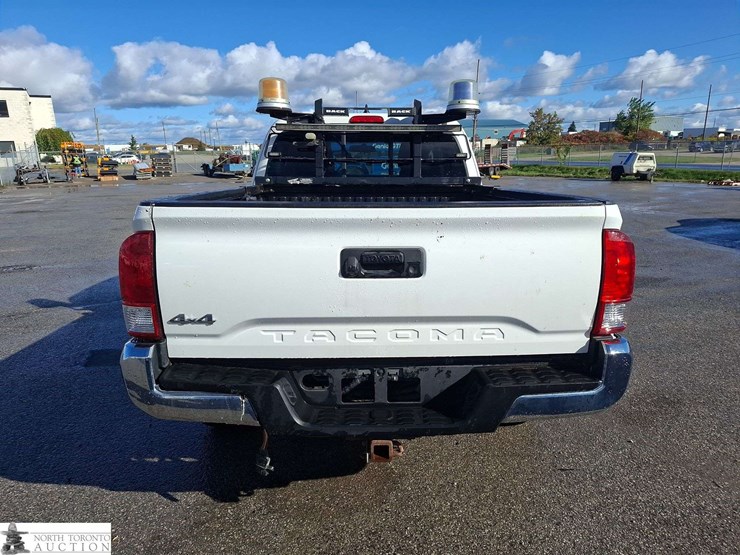 2016-toyota-tacoma-image-6