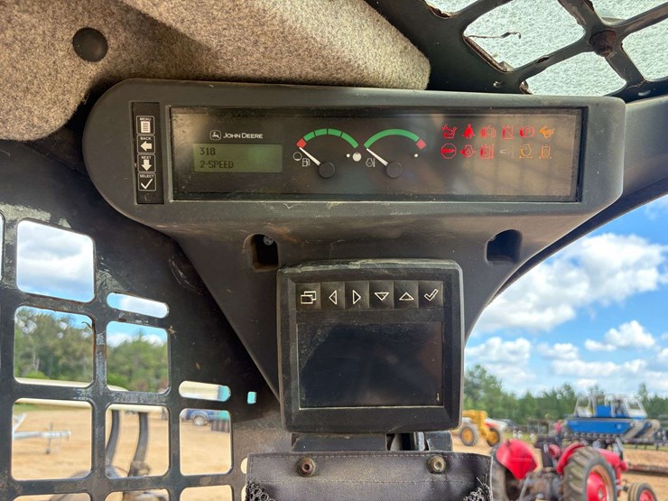 2021-john-deere-318-image-9