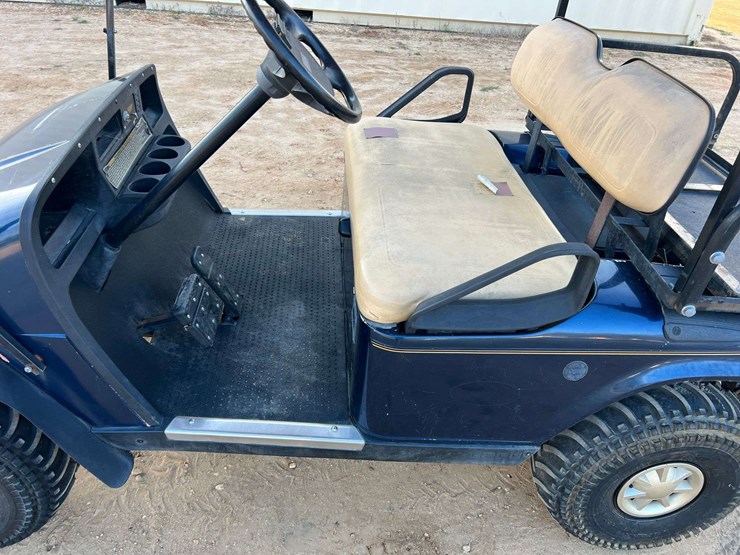 e-z-go-txt-electric-golf-cart-custom-lifted-image-17