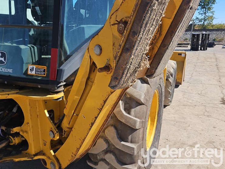 2018-deere-410l-image-30