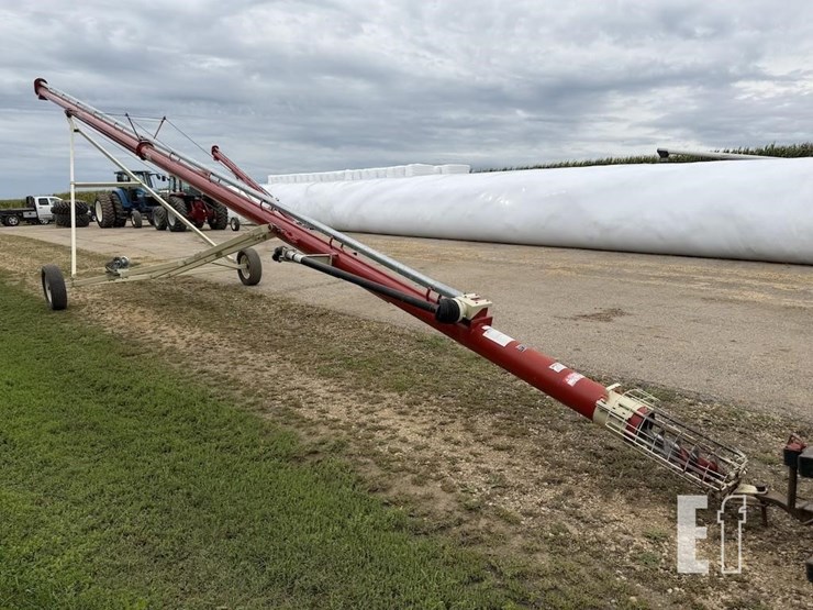 buhler-farm-king-856-image-2