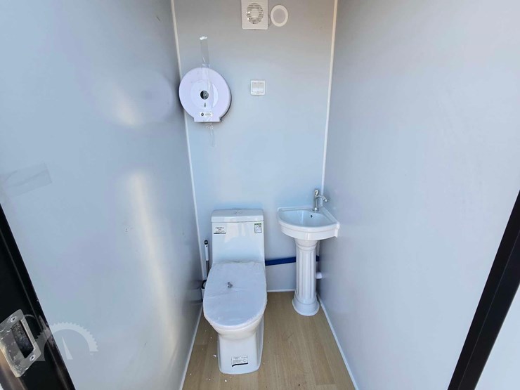 mobile-toilet-image-9