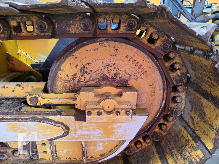 2022-deere-650k-lgp-image-32